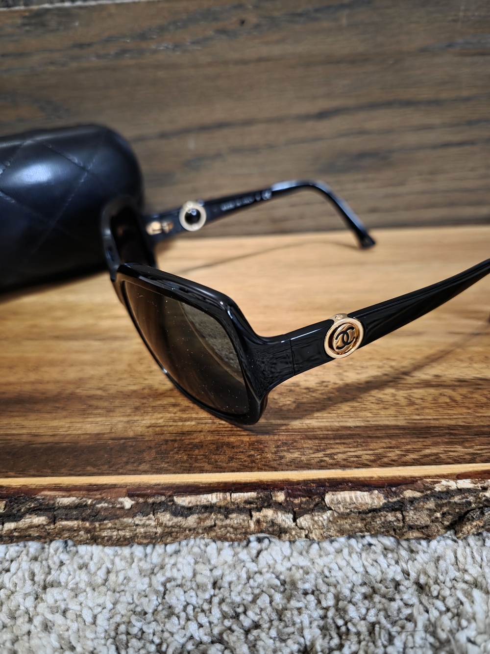 CHANEL Black Sunglasses with Gold CC Emblem - Picture 2 of 6